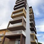 A Due Passi Dal Mare-Cube Palace