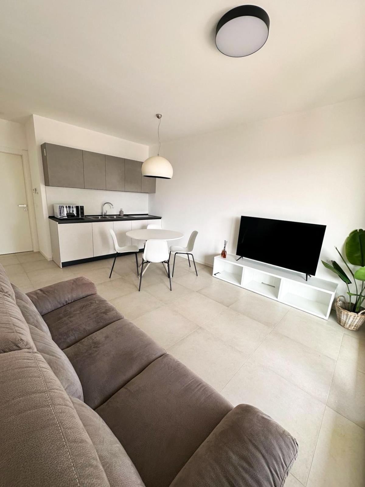 A Due Passi Dal Mare-cube Palace Apartment